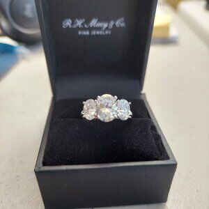 NIB Macy's Moissanite Three Stone Ring in Oval Shape 4 ct Sterling Silver size 7